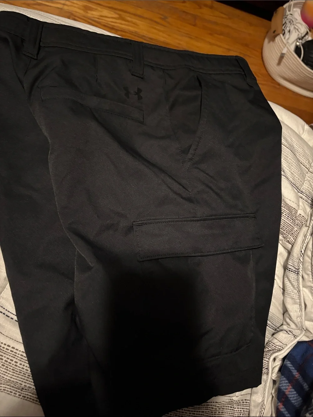 Under Armour Black Men's Cargo Shorts Golf shorts
